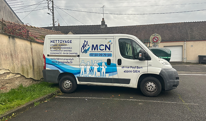 Nouveau flocage sur le camion de la flotte MCN Propreté